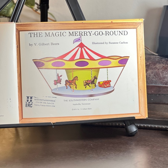 🪄Magic Merry-Go-Round🪄 - Picture 3 of 4